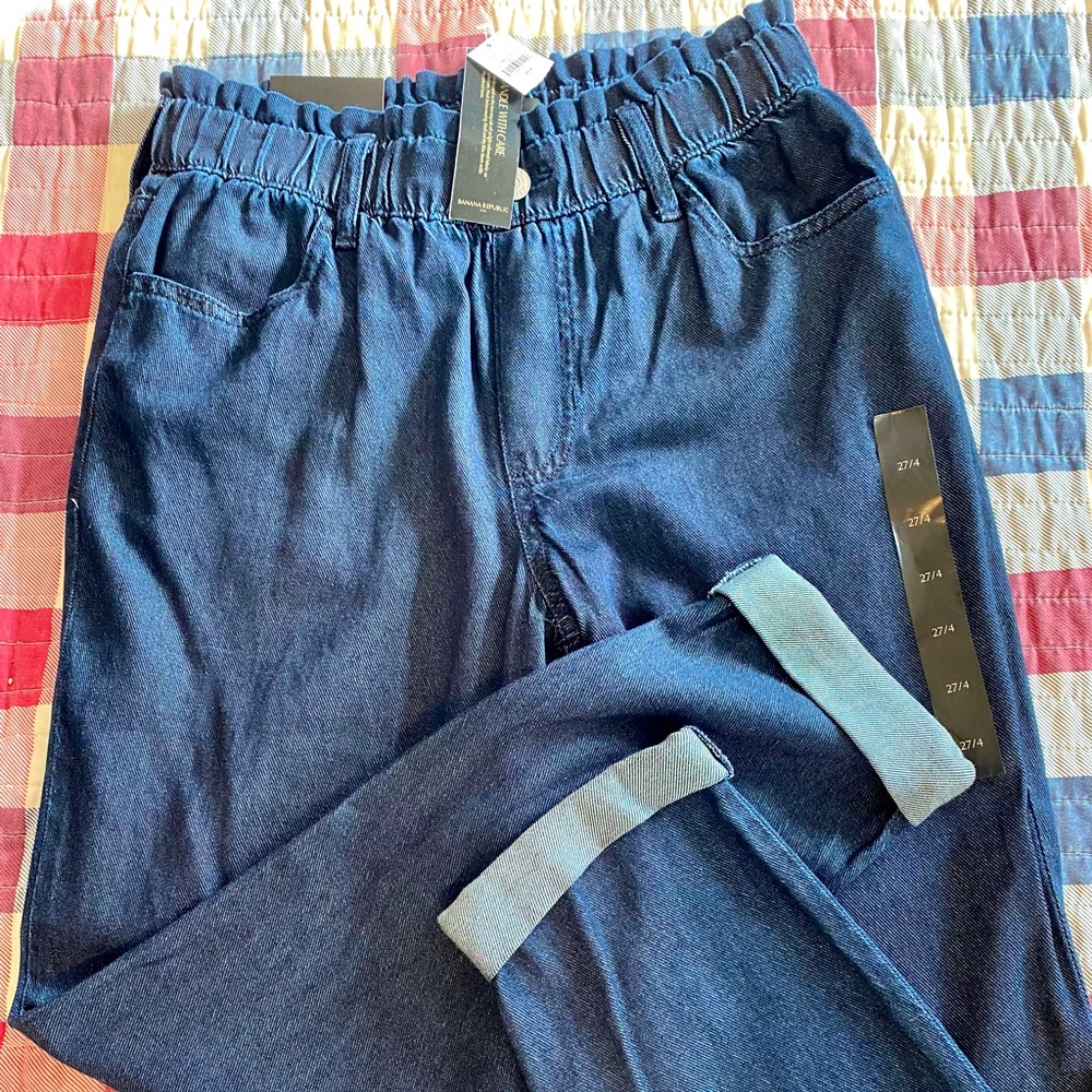 Banana Republic gathered waist jeans w cuffed leg